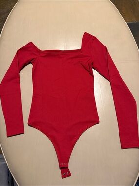Abercrombie & Fitch Red Long-Sleeve Square-Neck Bodysuit